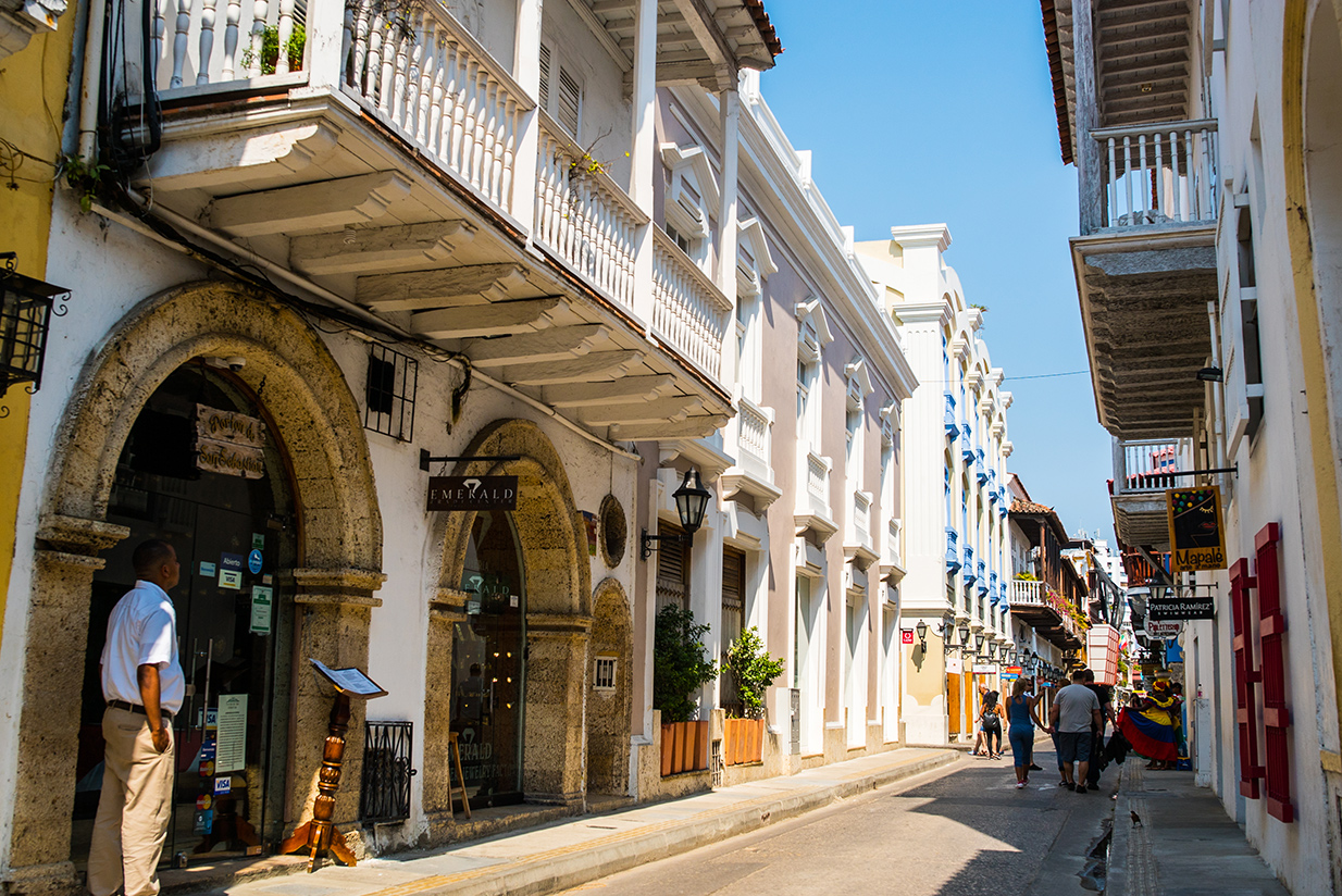 Las calles de Cartagena te esperan para un recorrido por su centro histórico