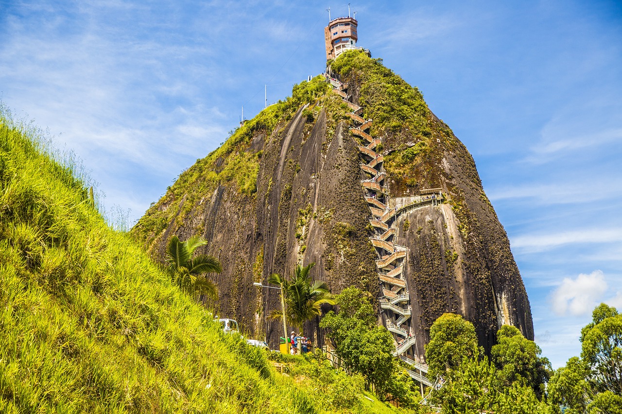 Conoce la historia de Guatapé y la Piedra El Peñol