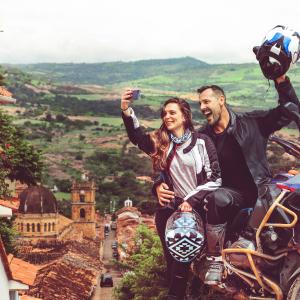 Couple exploring the heritage towns of Colombia | Colombia Travel