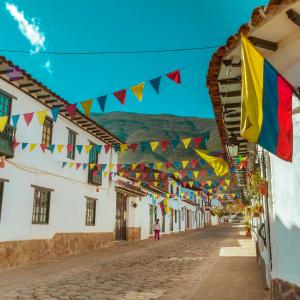 Calle de Villa de Leyva uno de los pueblos de Colombia que son patrimonio