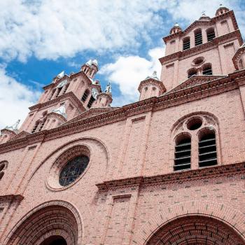 Fachada de la Basílica Menor del Señor de los Milagros